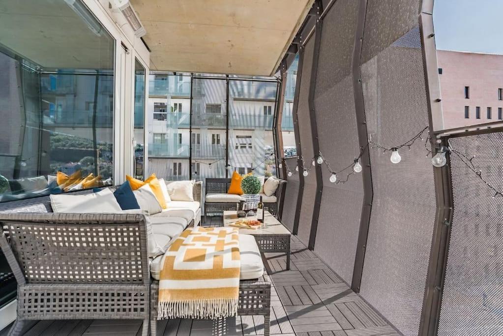 Spacious Modern 2Br Apartment At Central Oslo Barcode Exterior photo