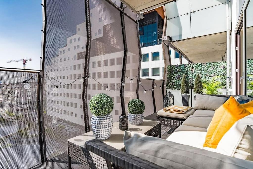 Spacious Modern 2Br Apartment At Central Oslo Barcode Exterior photo